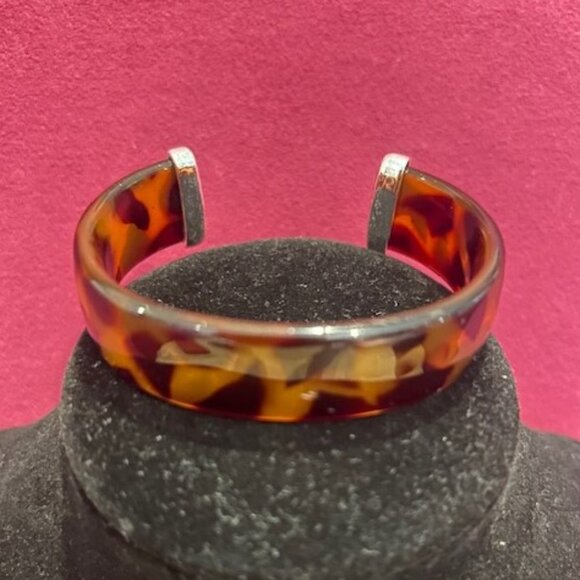 LUCITE Tortoise Shell Silver Accent Cuff BRACELET - Picture 6 of 8